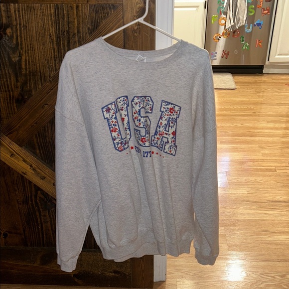Oversized Woman’s USA Graphic Crewneck - Picture 1 of 3